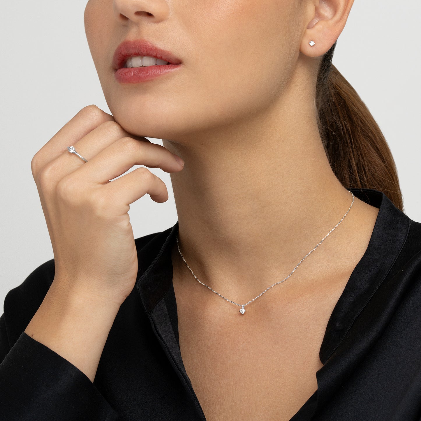 ANILLO SOLITARIO ORO BLANCO 18K Y DIAMANTE 0,10 CTS