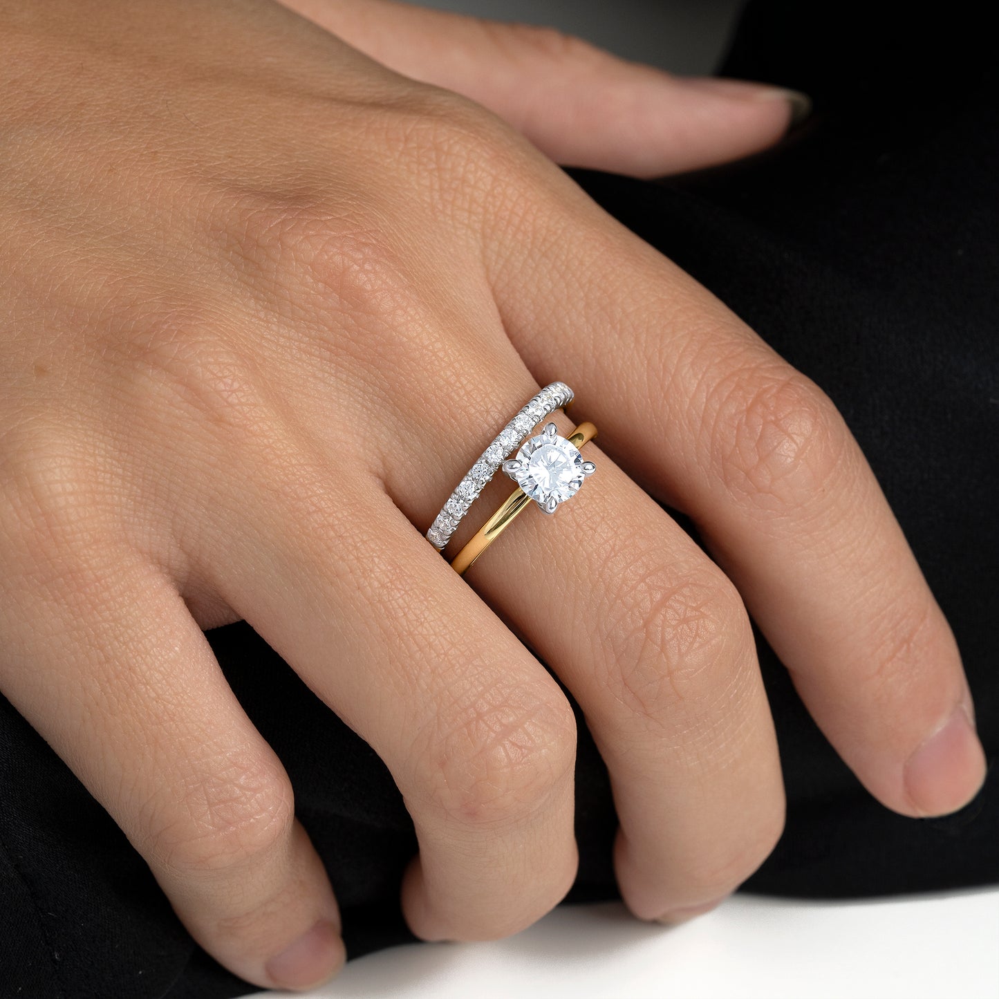 MEDIA ALIANZA ORO BICOLOR 18K Y 13 DIAMANTES 0,325 CTS