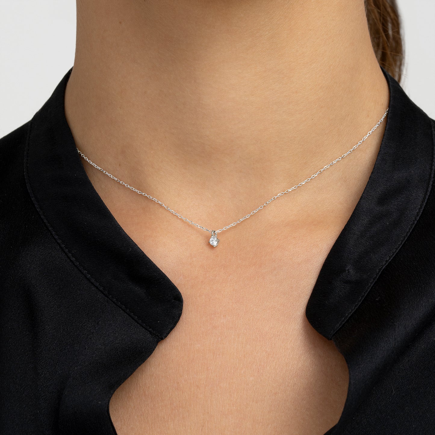 COLLAR ORO BLANCO 18K Y DIAMANTE 0,10 CTS