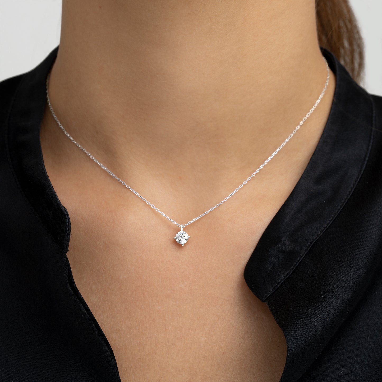 COLLAR ORO BLANCO 18K Y DIAMANTE 0,50 CTS