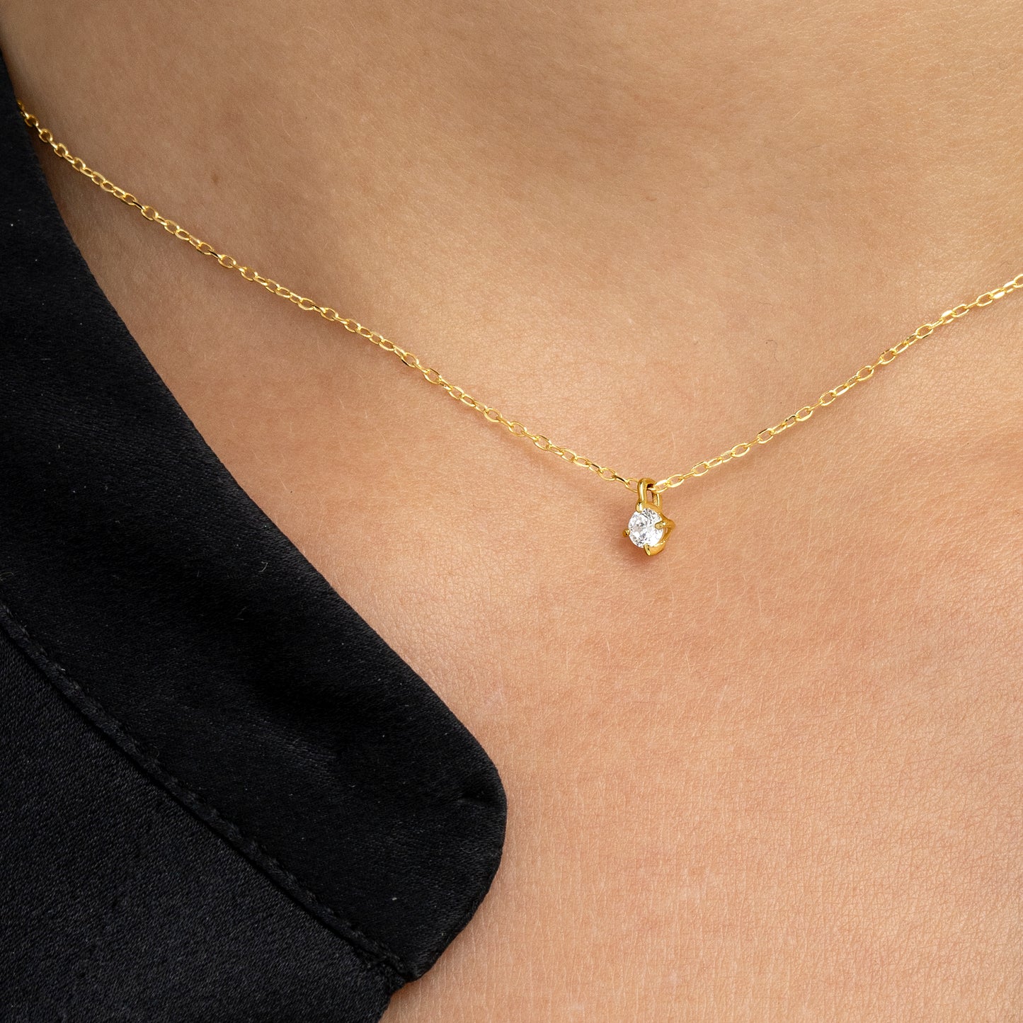 COLLAR ORO AMARILLO 18K Y DIAMANTE 0,10 CTS