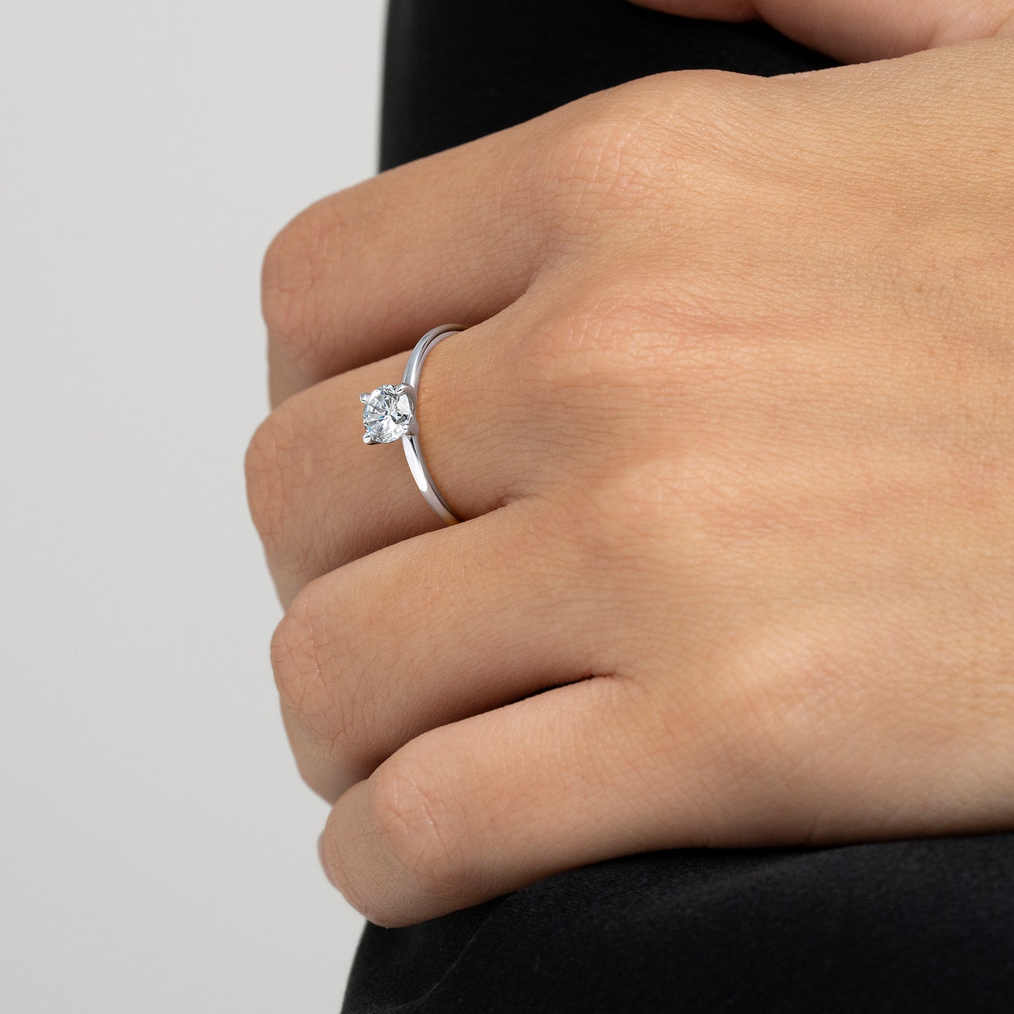 ANILLO SOLITARIO ORO BLANCO 18K Y DIAMANTE 0,50 CTS