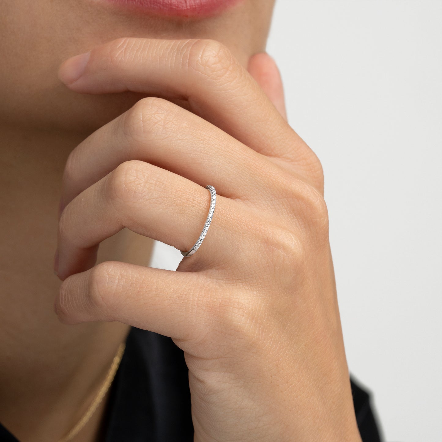 MEDIA ALIANZA ORO BLANCO 18K Y 20 DIAMANTES 0,12 CTS