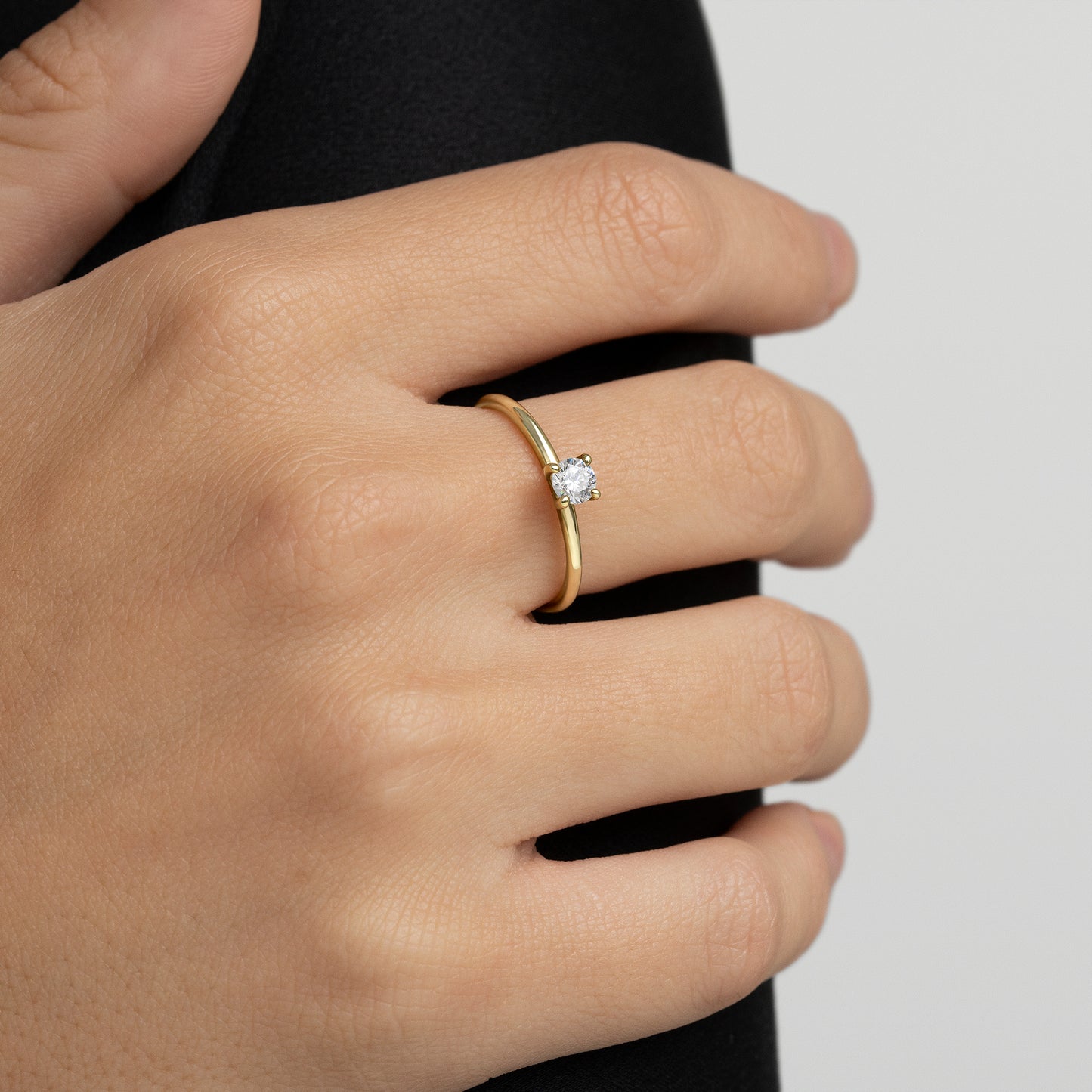 ANILLO SOLITARIO ORO AMARILLO 18K Y DIAMANTE 0,25 CTS