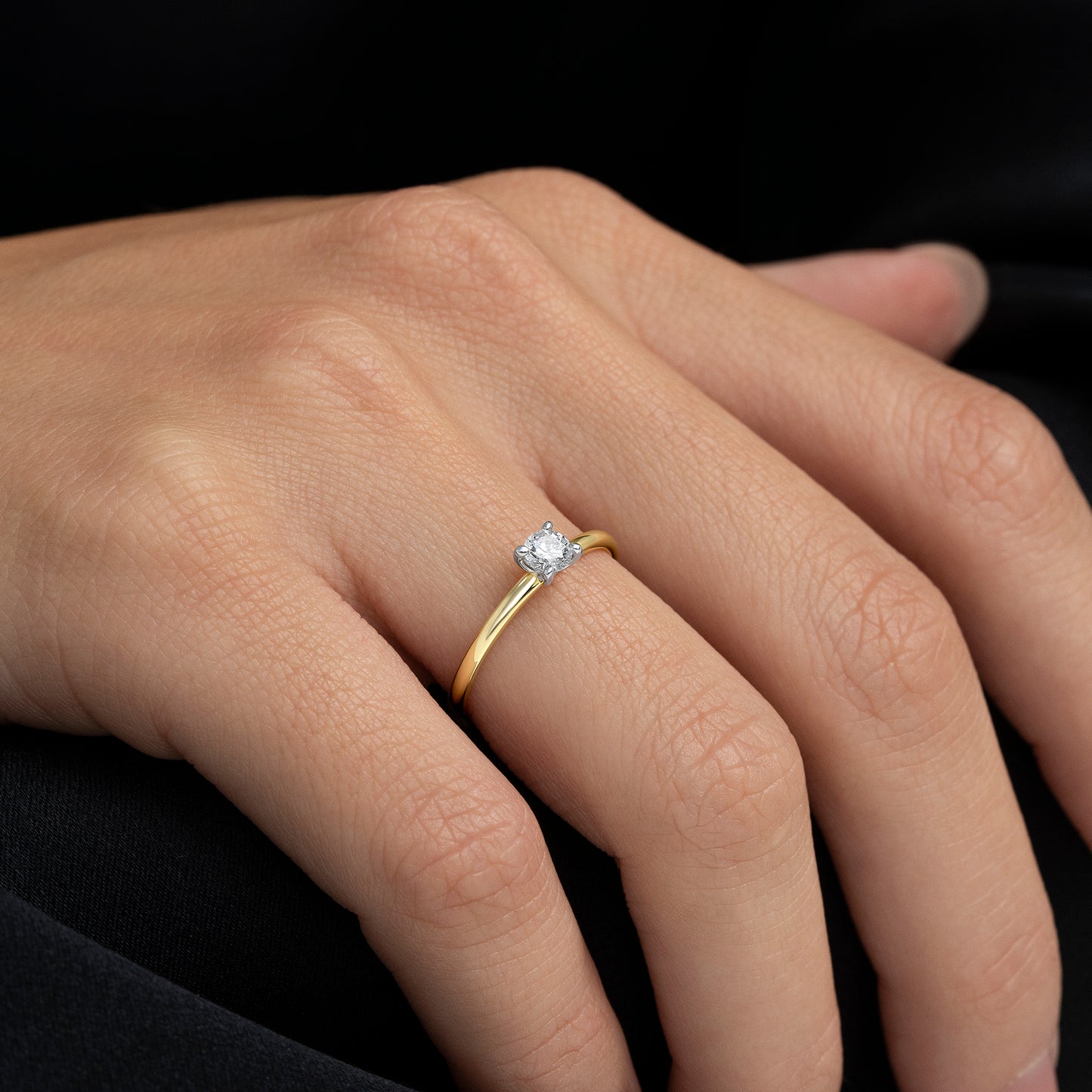 ANILLO SOLITARIO ORO BICOLOR 18K Y DIAMANTE 0,20 CTS